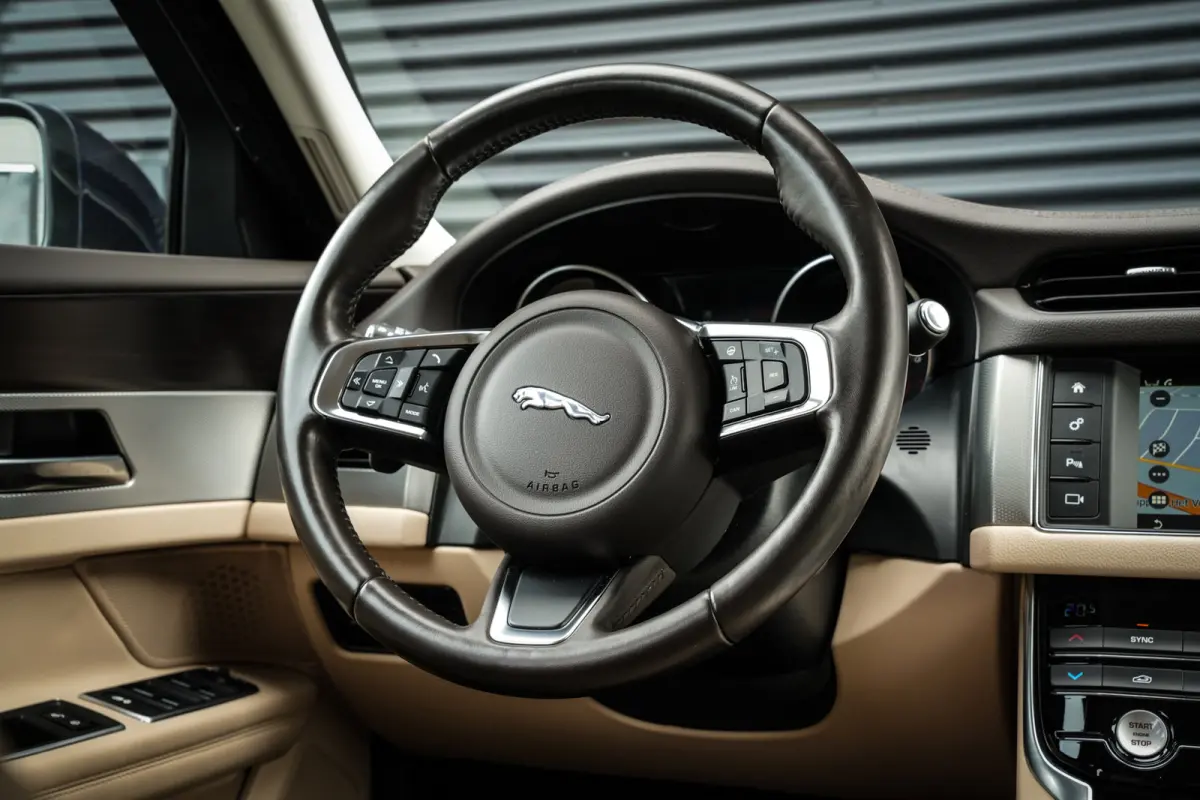 2.0 Turbo Prestige | NL-Auto | Leder Beige | Navigatie | PDC met Camera | Privacy Glass | Xenon | BTW-Auto |