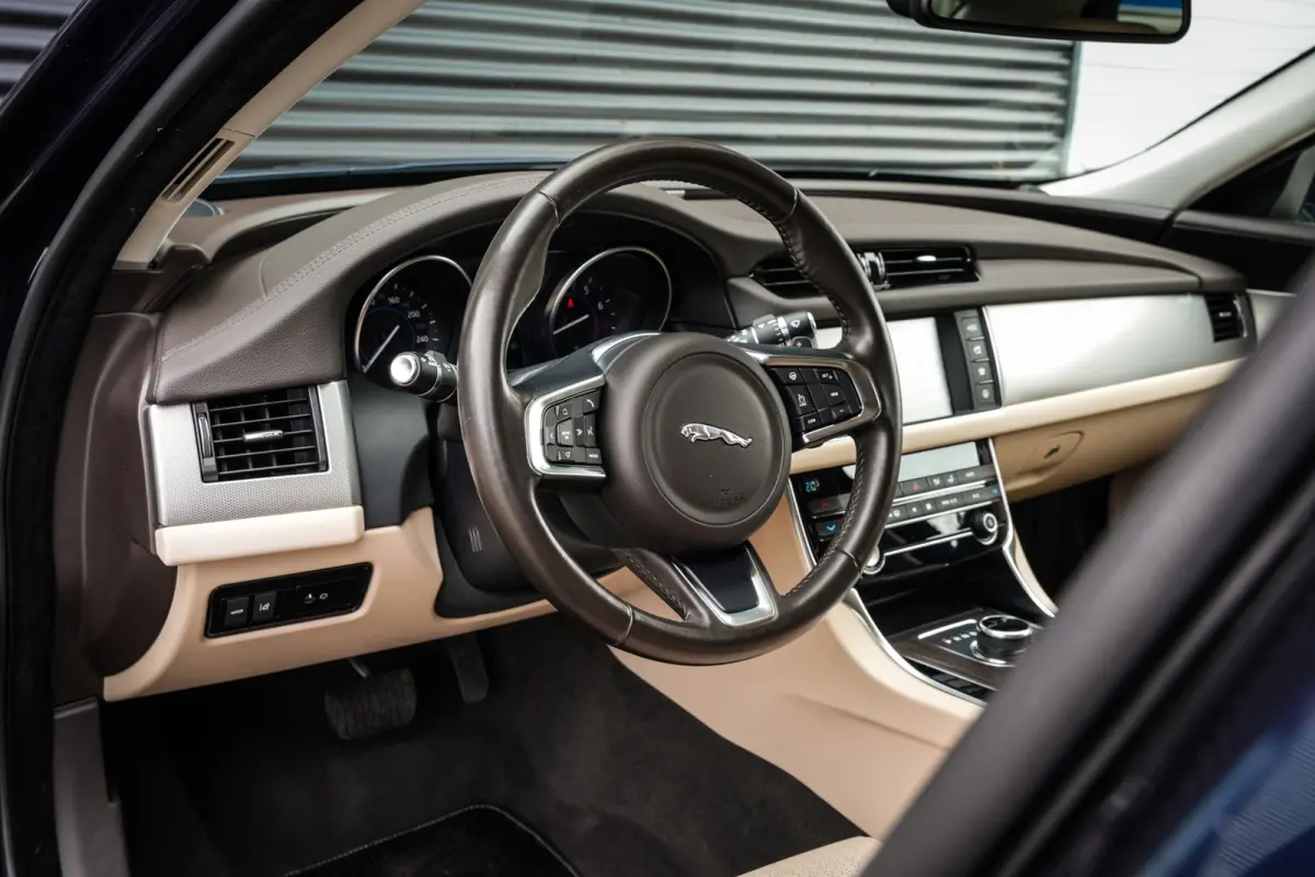 2.0 Turbo Prestige | NL-Auto | Leder Beige | Navigatie | PDC met Camera | Privacy Glass | Xenon | BTW-Auto |