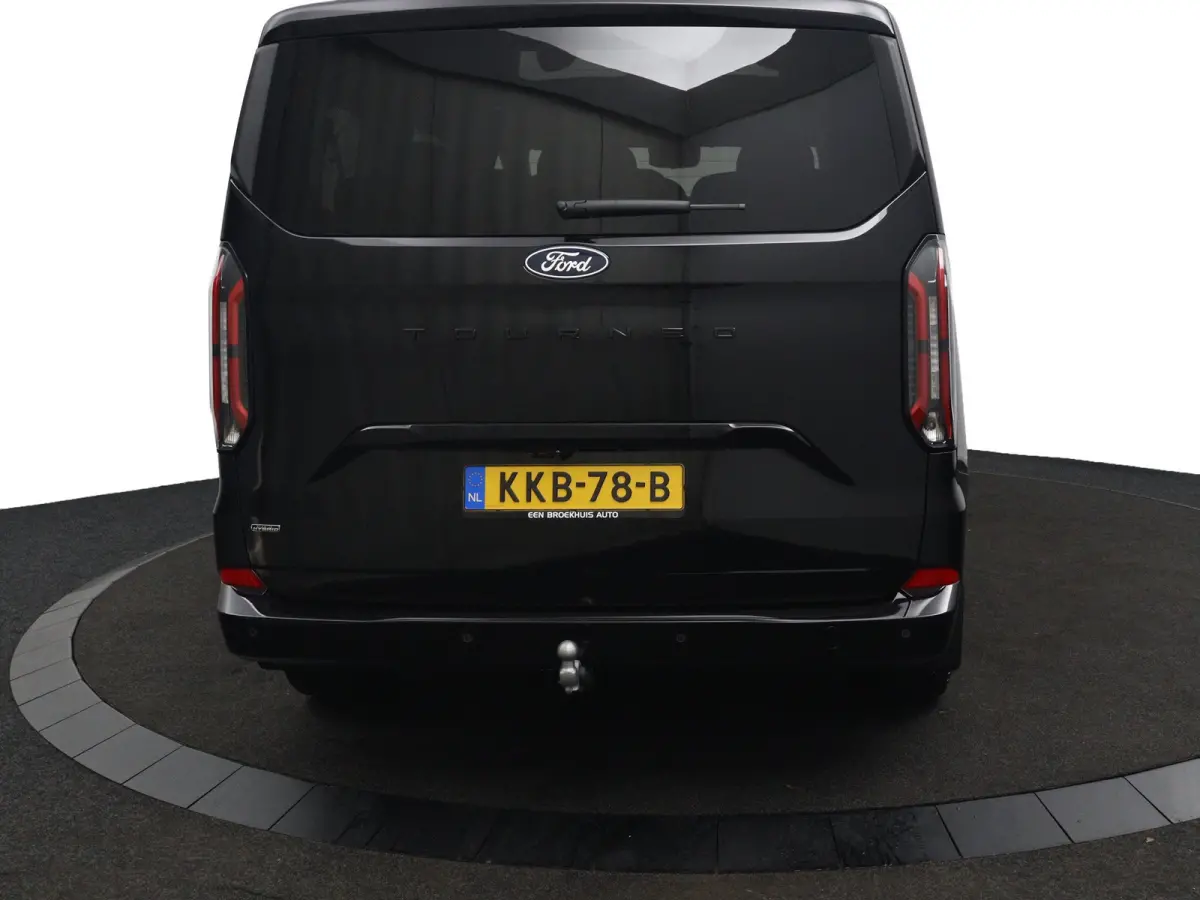 Tourneo 340 2.5 PHEV L1H1 Titanium X | 8-Persoons | Panoramadak | B&O | Trekhaak | Leder | 360 Camera | Navigatie | Elektrische Stoel Voorstoelen | Adaptive Cruise | BLIS
