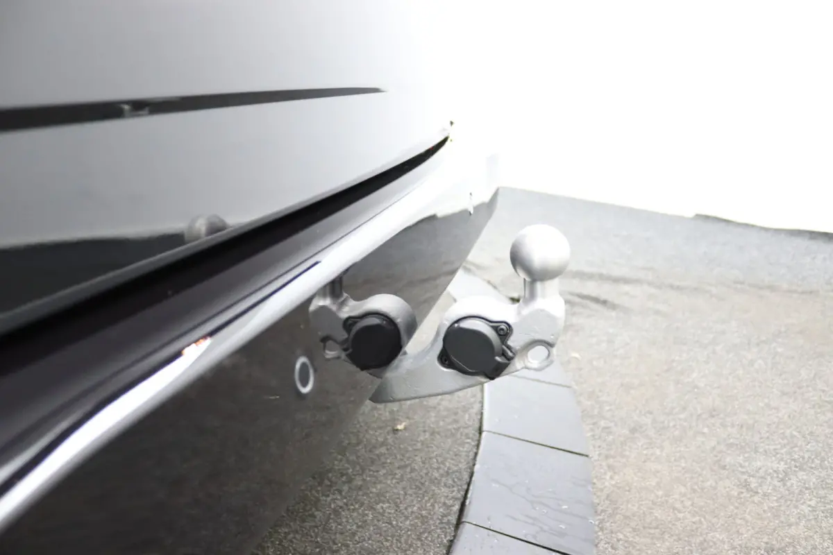 Tourneo 340 2.5 PHEV L1H1 Titanium X | 8-Persoons | Panoramadak | B&O | Trekhaak | Leder | 360 Camera | Navigatie | Elektrische Stoel Voorstoelen | Adaptive Cruise | BLIS