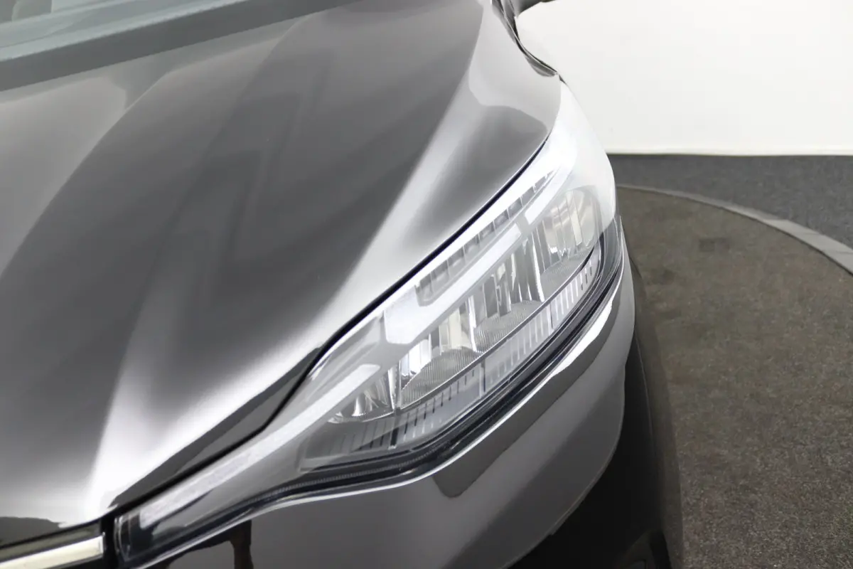 Tourneo 340 2.5 PHEV L1H1 Titanium X | 8-Persoons | Panoramadak | B&O | Trekhaak | Leder | 360 Camera | Navigatie | Elektrische Stoel Voorstoelen | Adaptive Cruise | BLIS
