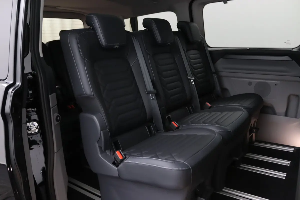Tourneo 340 2.5 PHEV L1H1 Titanium X | 8-Persoons | Panoramadak | B&O | Trekhaak | Leder | 360 Camera | Navigatie | Elektrische Stoel Voorstoelen | Adaptive Cruise | BLIS