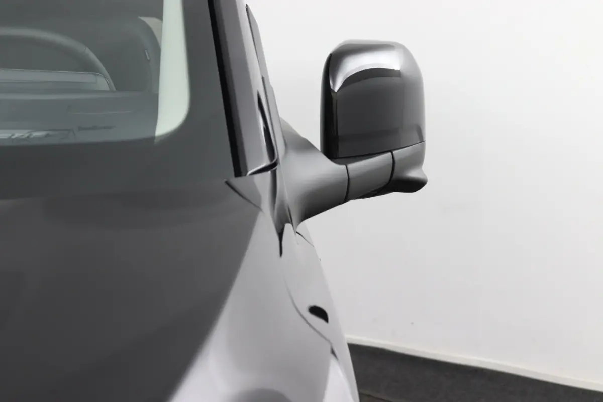 Tourneo 340 2.5 PHEV L1H1 Titanium X | 8-Persoons | Panoramadak | B&O | Trekhaak | Leder | 360 Camera | Navigatie | Elektrische Stoel Voorstoelen | Adaptive Cruise | BLIS