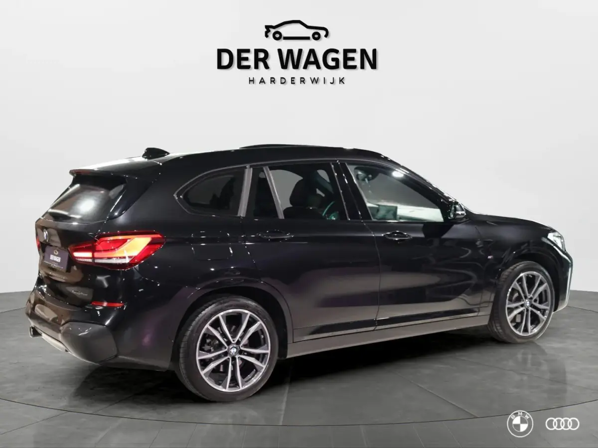 xDr25e M SPORT / PANODAK / ACC / HEADUP / CARPLAY / 19"