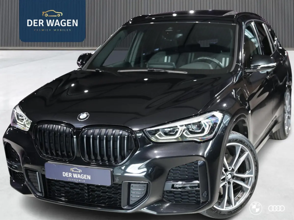 xDr25e M SPORT / PANODAK / ACC / HEADUP / CARPLAY / 19"