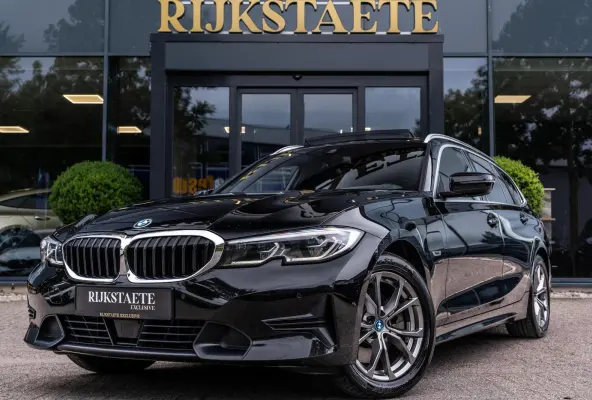 320e xDrive|PANO|SFEER|CAMERA|ACC|17''