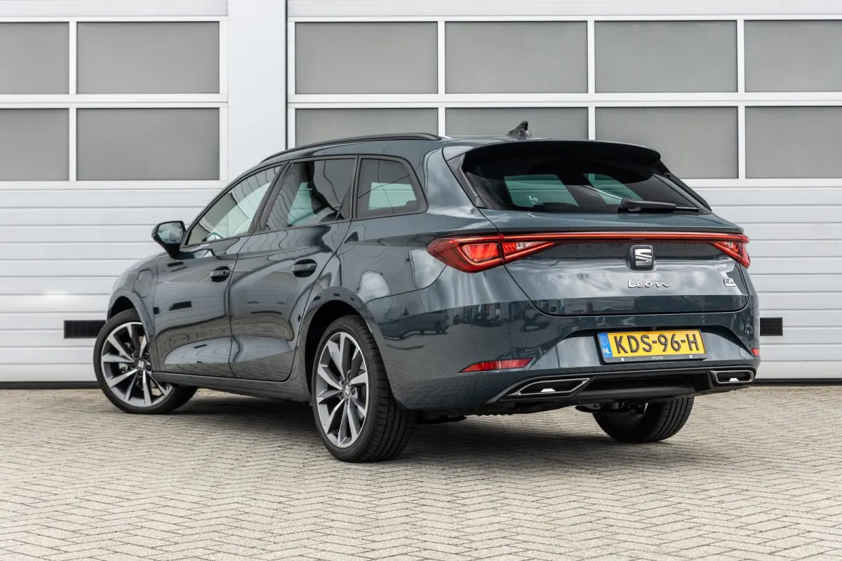 1.5 TSI e-Hybrid 204pk FR Business | Stoel-/ Stuurwielverwarming | 18" Velgen