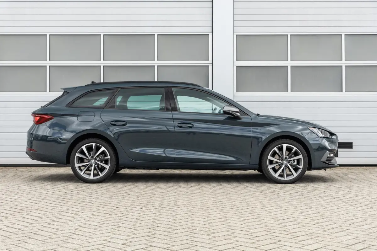 1.5 TSI e-Hybrid 204pk FR Business | Stoel-/ Stuurwielverwarming | 18" Velgen