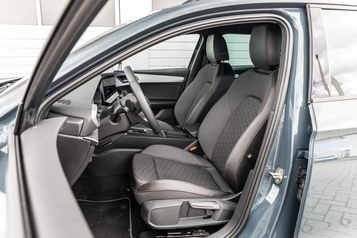 1.5 TSI e-Hybrid 204pk FR Business | Stoel-/ Stuurwielverwarming | 18" Velgen