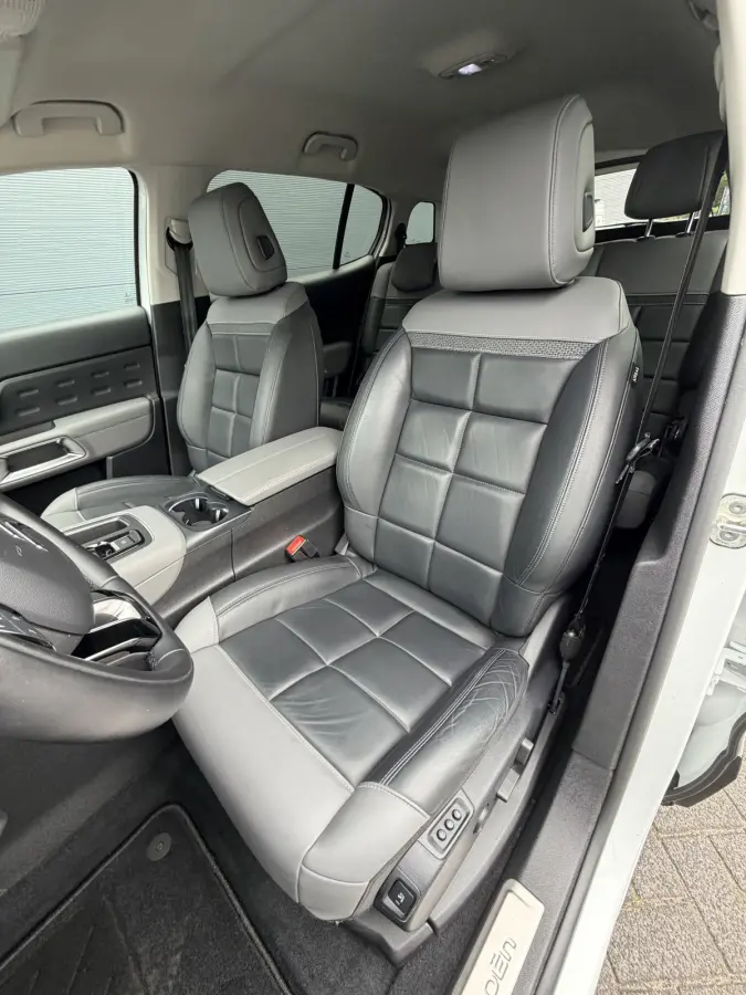 225pk Plug-in Hybrid Shine (Leder incl verwarming/geheugen/massage - Elektrische Klep - 19" Zwart - Adaptieve Cruise Controle - Keyless Entry - Camera)