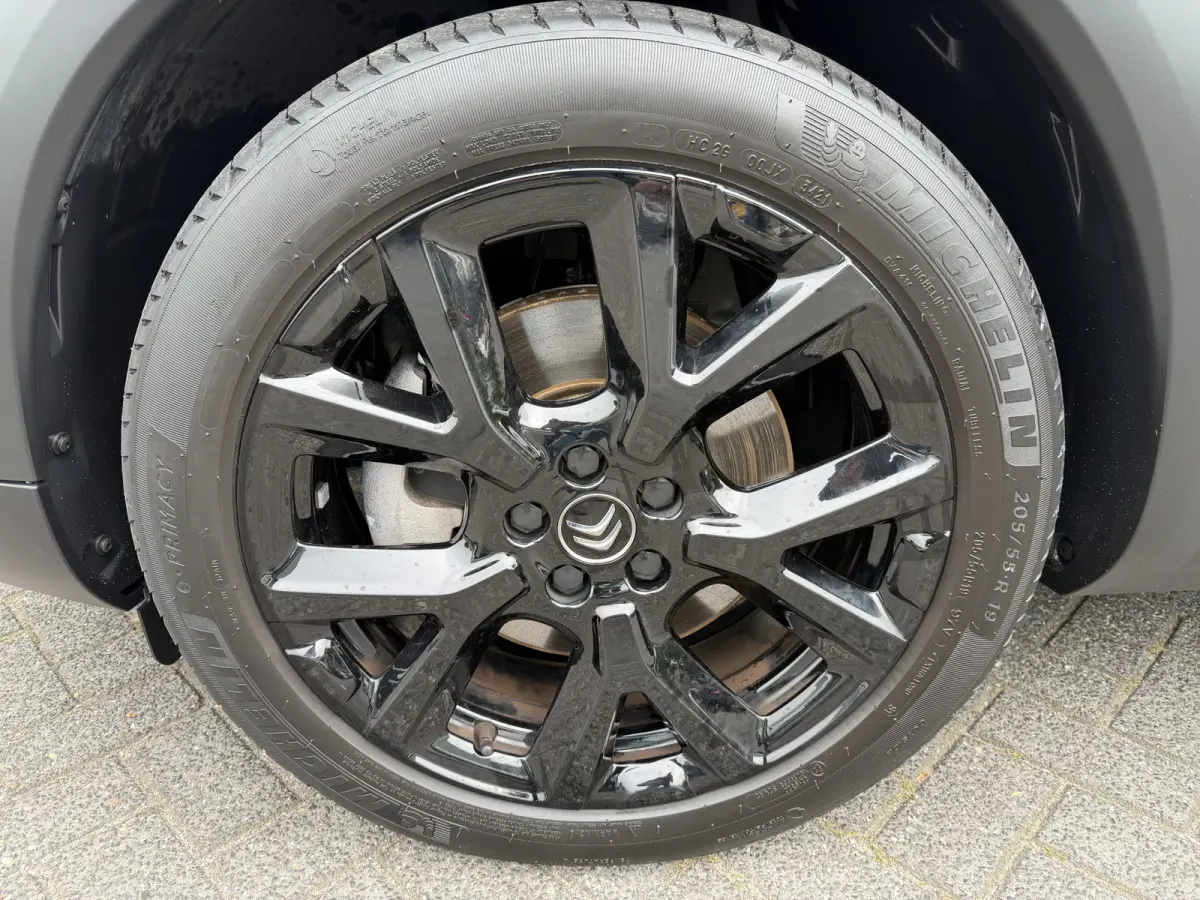 225pk Plug-in Hybrid Shine (Leder incl verwarming/geheugen/massage - Elektrische Klep - 19" Zwart - Adaptieve Cruise Controle - Keyless Entry - Camera)