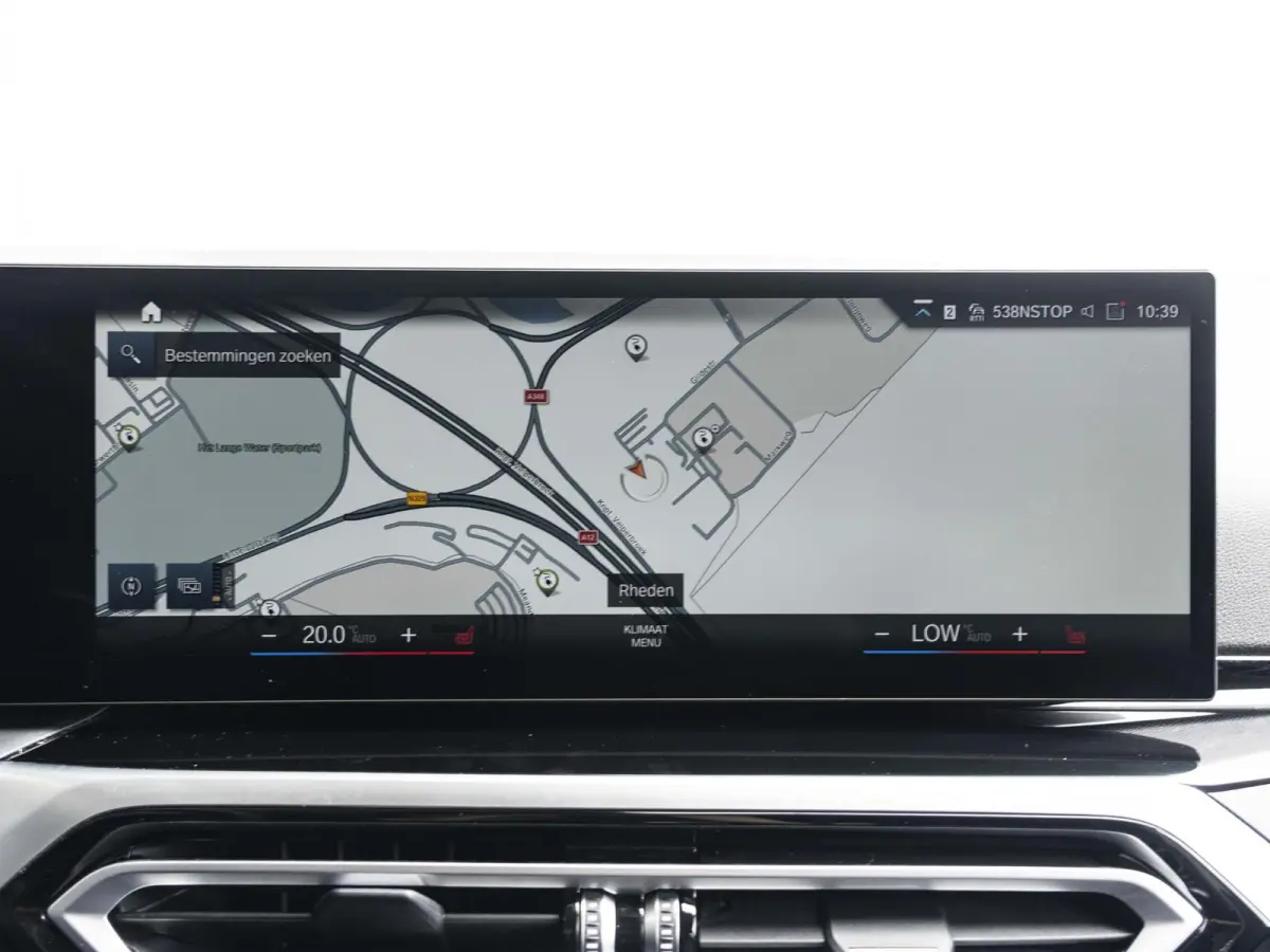 320e | Comfort Pack | Achteruitrijcamera | Comfort Access | Stoelverwarming | Cruise Control | Sportstoelen | 17''