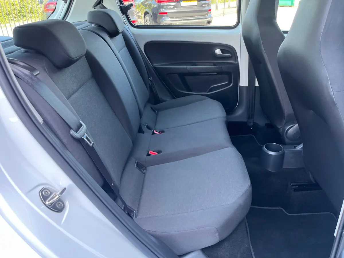 Up! 1.0 NL.Auto/Cruise-Control/Climatronic/Achteruitrijcamera/5Deurs/1Ste Eigenaar/Dealer onderhouden