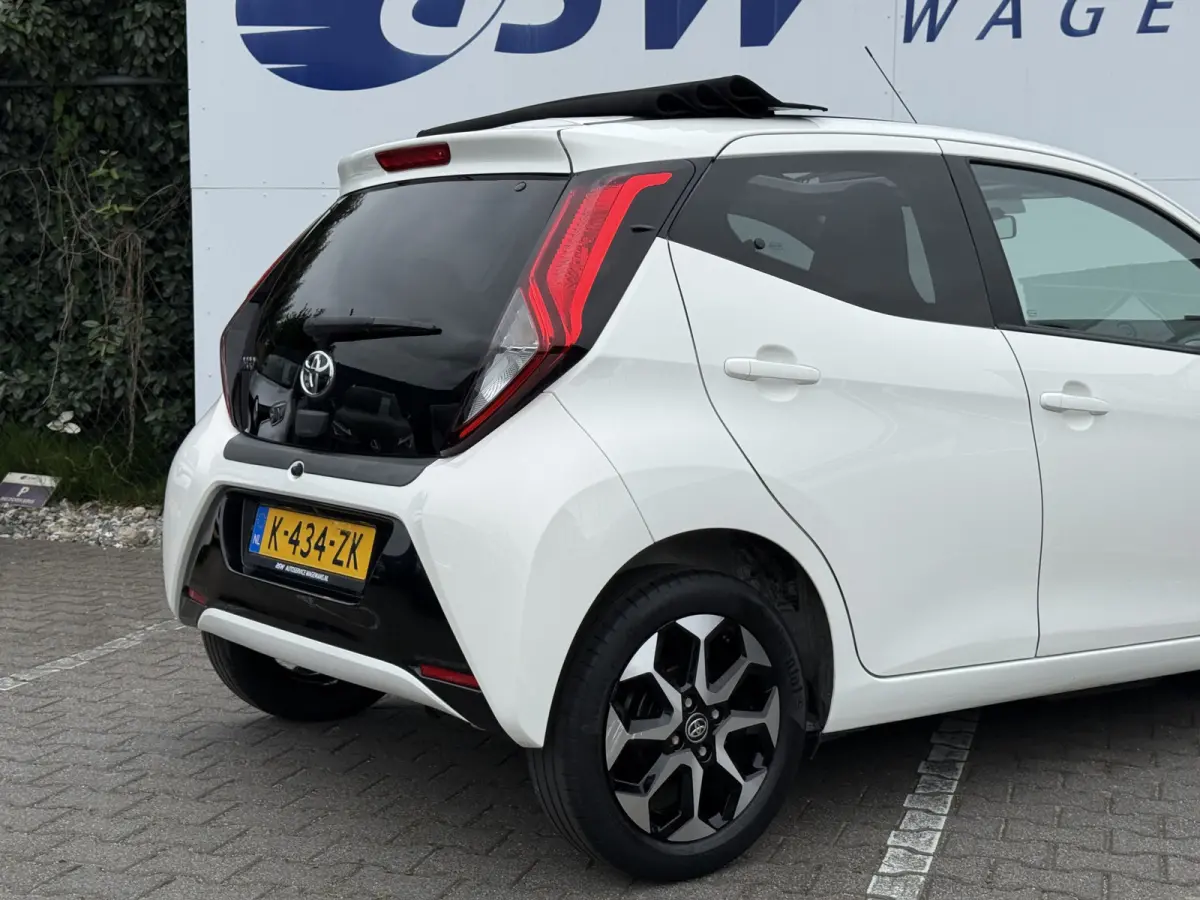 1.0 VVT-i x-joy cabrio | CarPlay | Bluetooth | Clima | DAB+ | LED