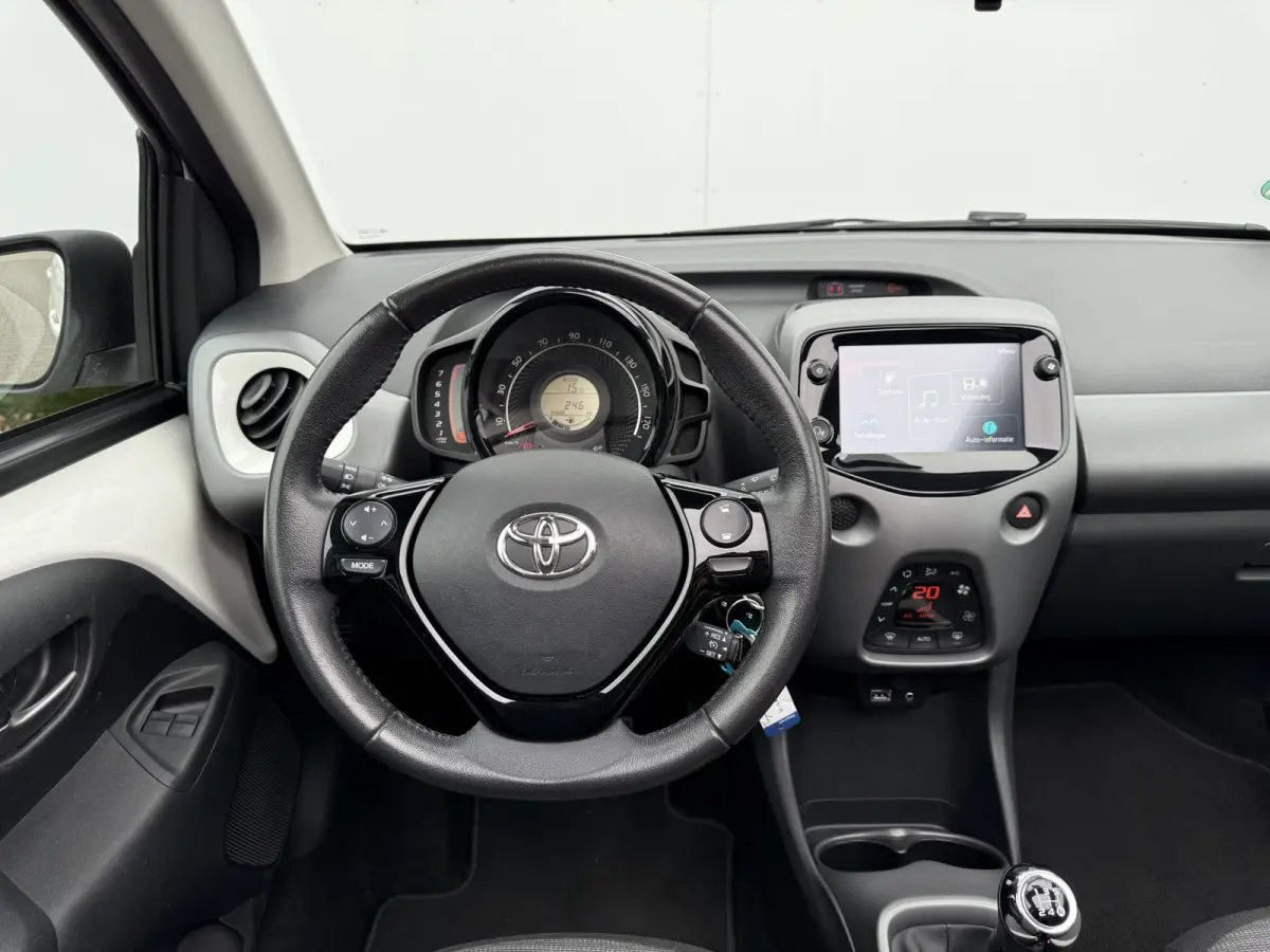 1.0 VVT-i x-joy cabrio | CarPlay | Bluetooth | Clima | DAB+ | LED