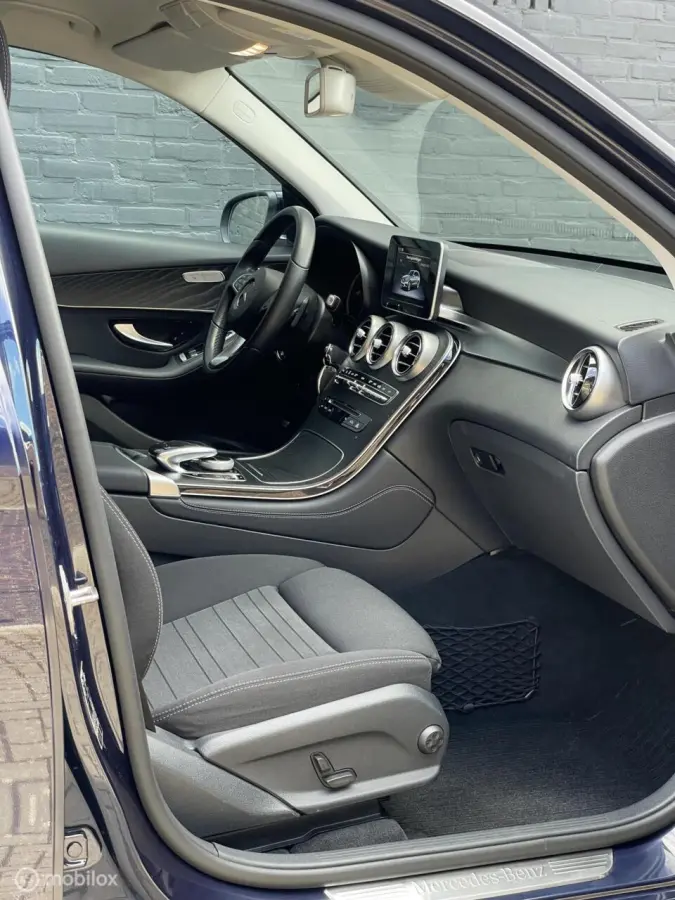250 4MATIC Premium Plus 9G-Tronic