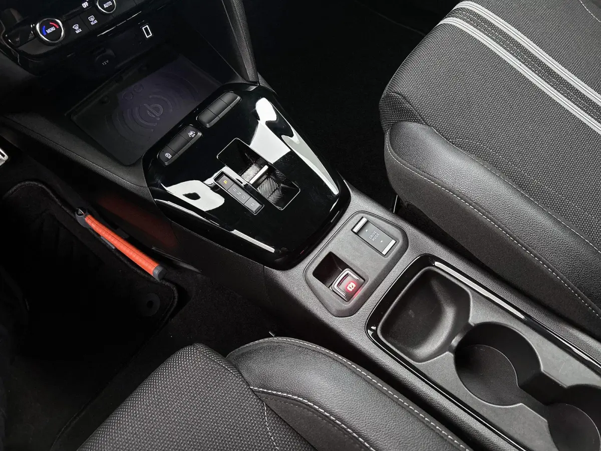 1.2 Hybrid 110pk GS Automaat | Navigatie | Climate Control | Cruise Control | Camera | Dodehoekdetectie | 16"LMV | LED | Keyless Entry/Start | Apple Carplay/Android Auto |