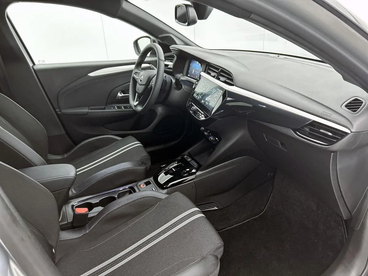 1.2 Hybrid 110pk GS Automaat | Navigatie | Climate Control | Cruise Control | Camera | Dodehoekdetectie | 16"LMV | LED | Keyless Entry/Start | Apple Carplay/Android Auto |