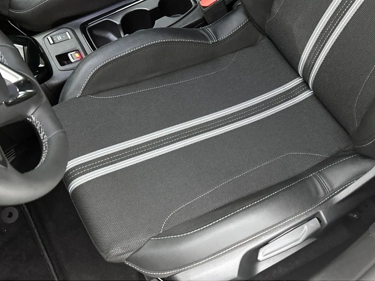 1.2 Hybrid 110pk GS Automaat | Navigatie | Climate Control | Cruise Control | Camera | Dodehoekdetectie | 16"LMV | LED | Keyless Entry/Start | Apple Carplay/Android Auto |