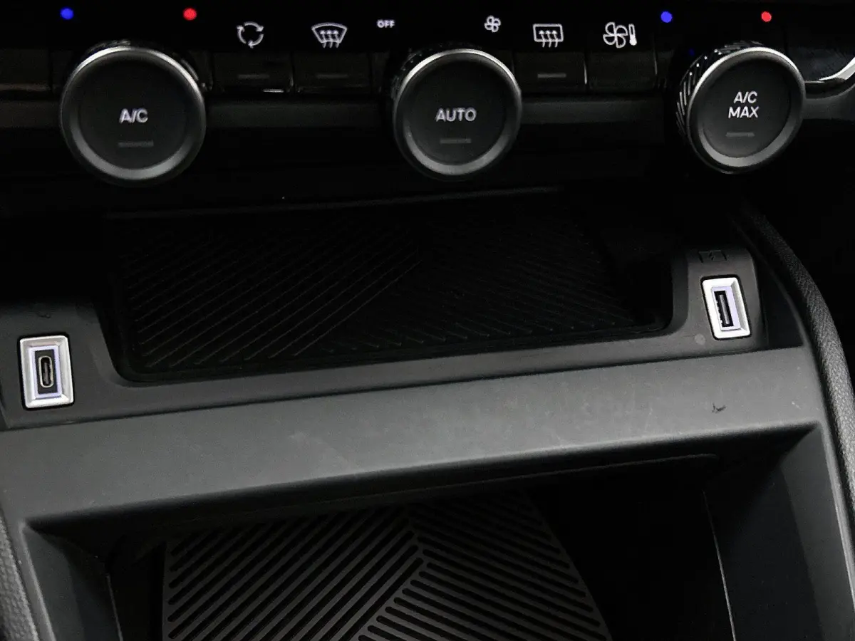 136pk You 50 kWh Automaat | Apple Carplay/Android Auto | Camera | Climate Control | Cruise Control |