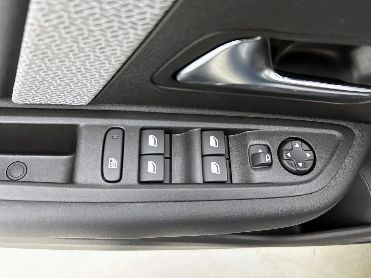 136pk You 50 kWh Automaat | Apple Carplay/Android Auto | Camera | Climate Control | Cruise Control |