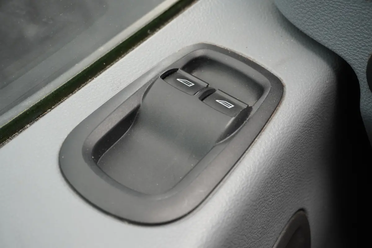 2.0 TDCI L2H2 130PK EURO 6 - Airco - Navi - Cruise - Camera - €13.900,- Excl.