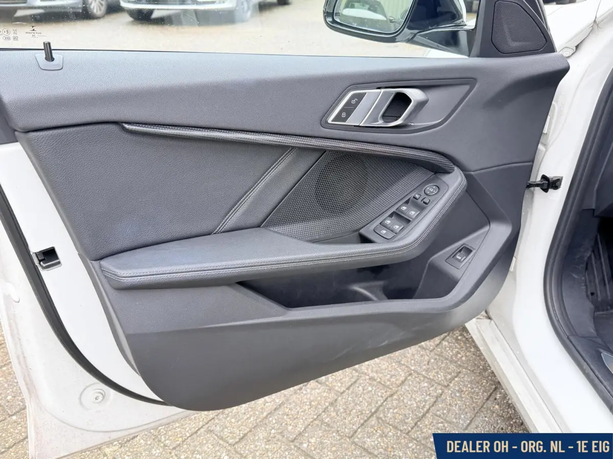 118i Sport-Line AUT. Pano Leder Head-up Keyless
