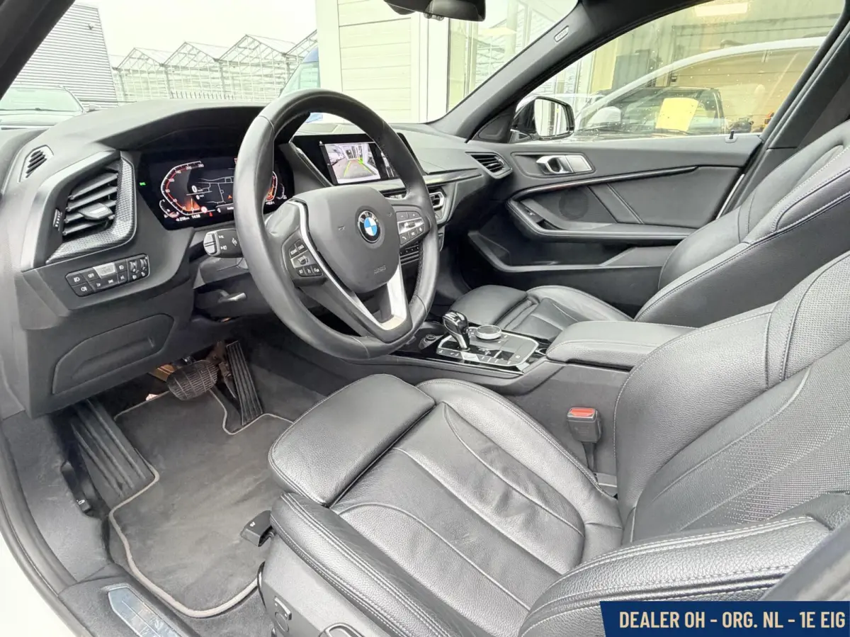 118i Sport-Line AUT. Pano Leder Head-up Keyless
