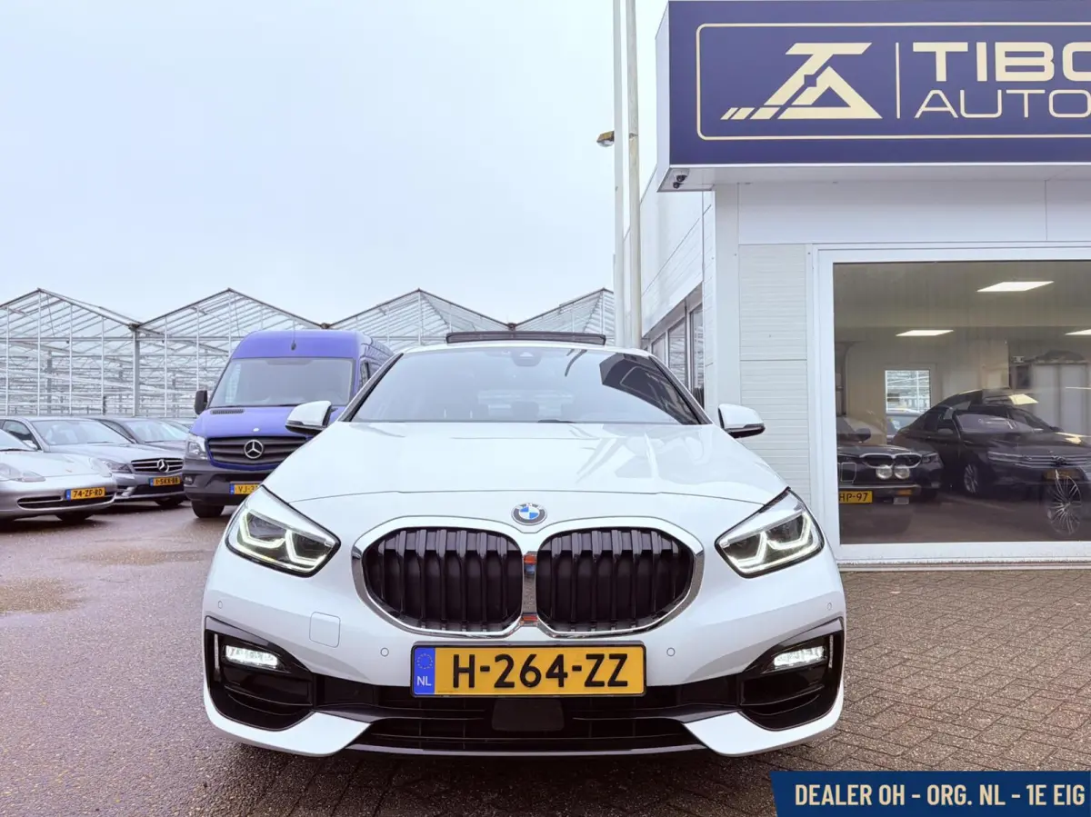 118i Sport-Line AUT. Pano Leder Head-up Keyless