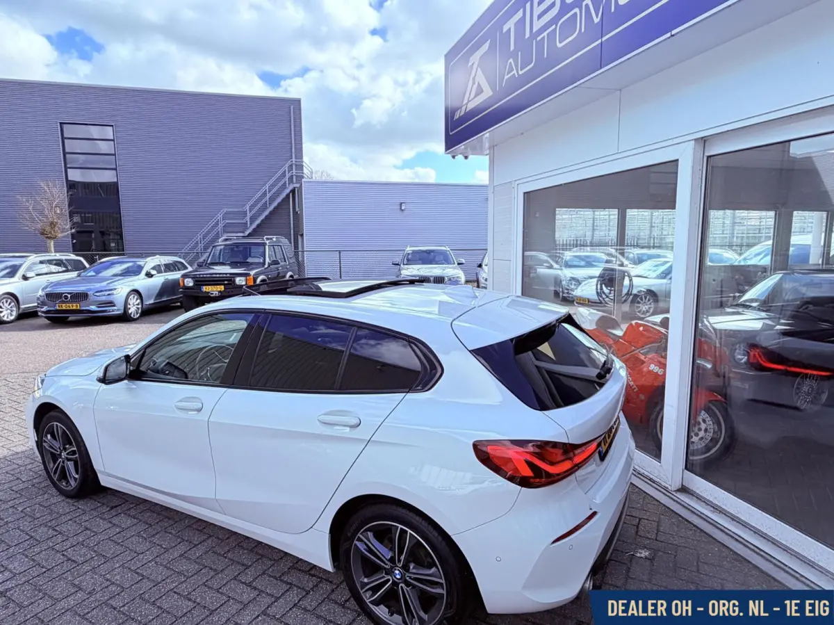 118i Sport-Line AUT. Pano Leder Head-up Keyless