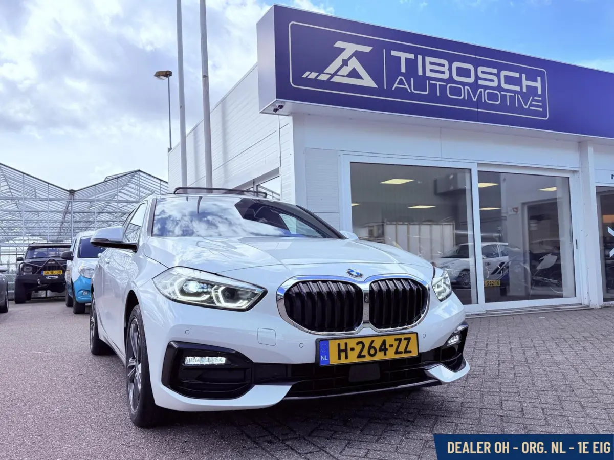 118i Sport-Line AUT. Pano Leder Head-up Keyless
