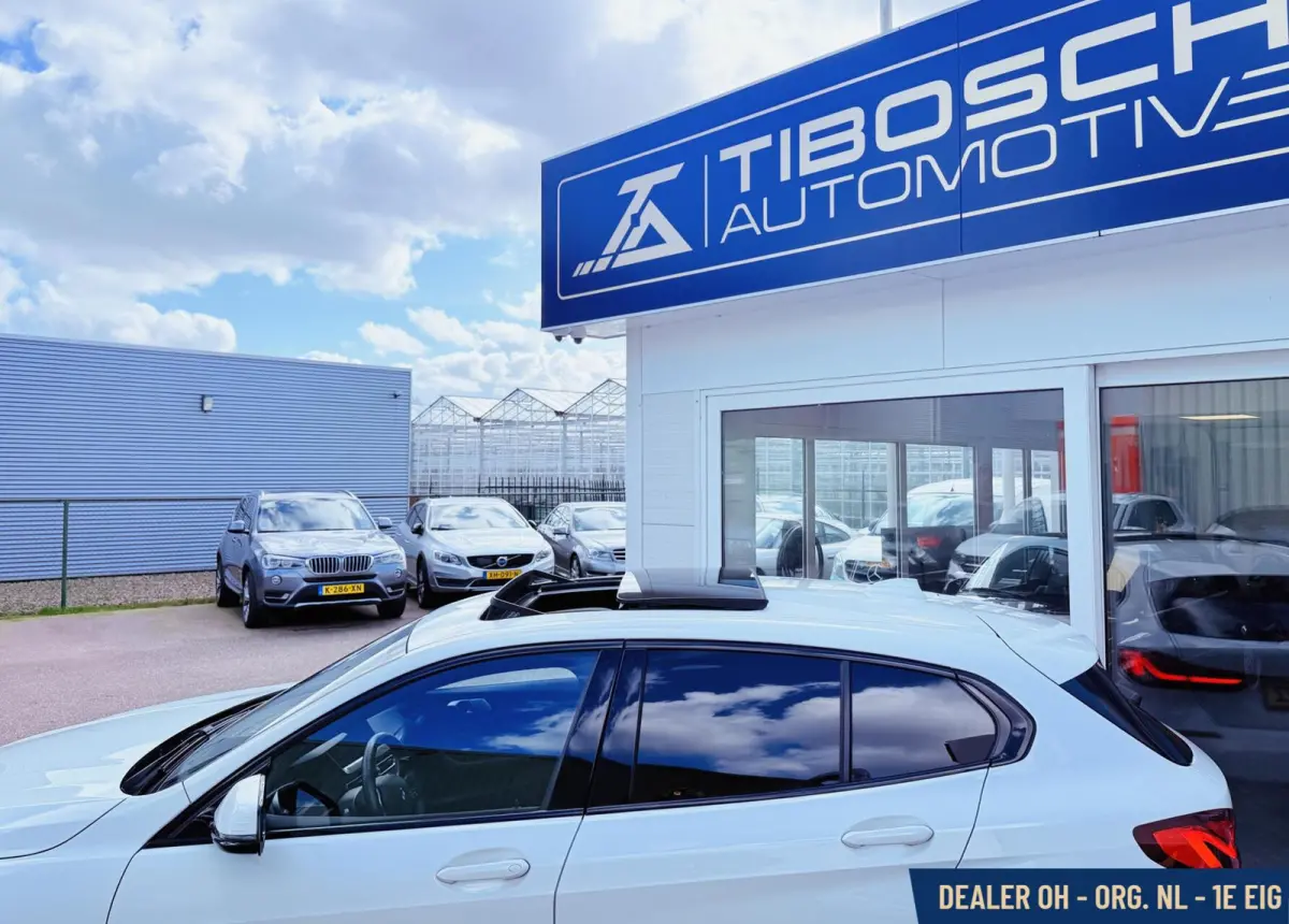 118i Sport-Line AUT. Pano Leder Head-up Keyless