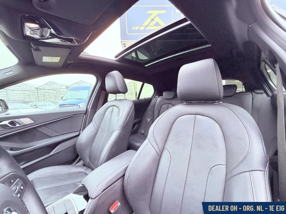 118i Sport-Line AUT. Pano Leder Head-up Keyless