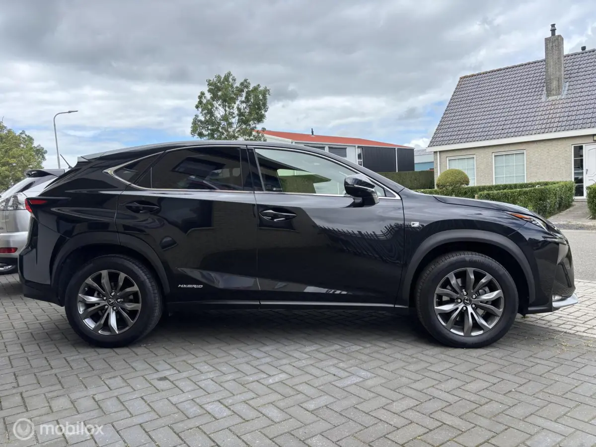 300h AWD F Sport Line