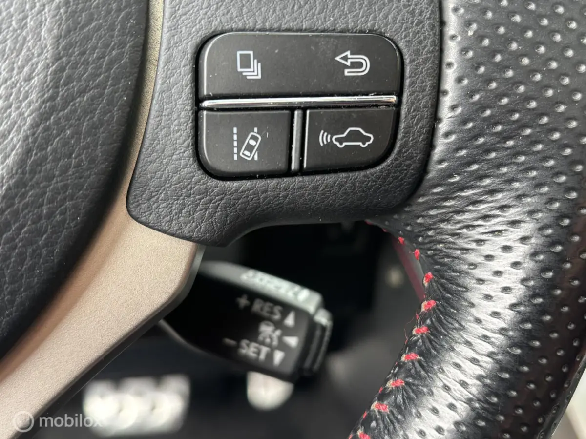 300h AWD F Sport Line