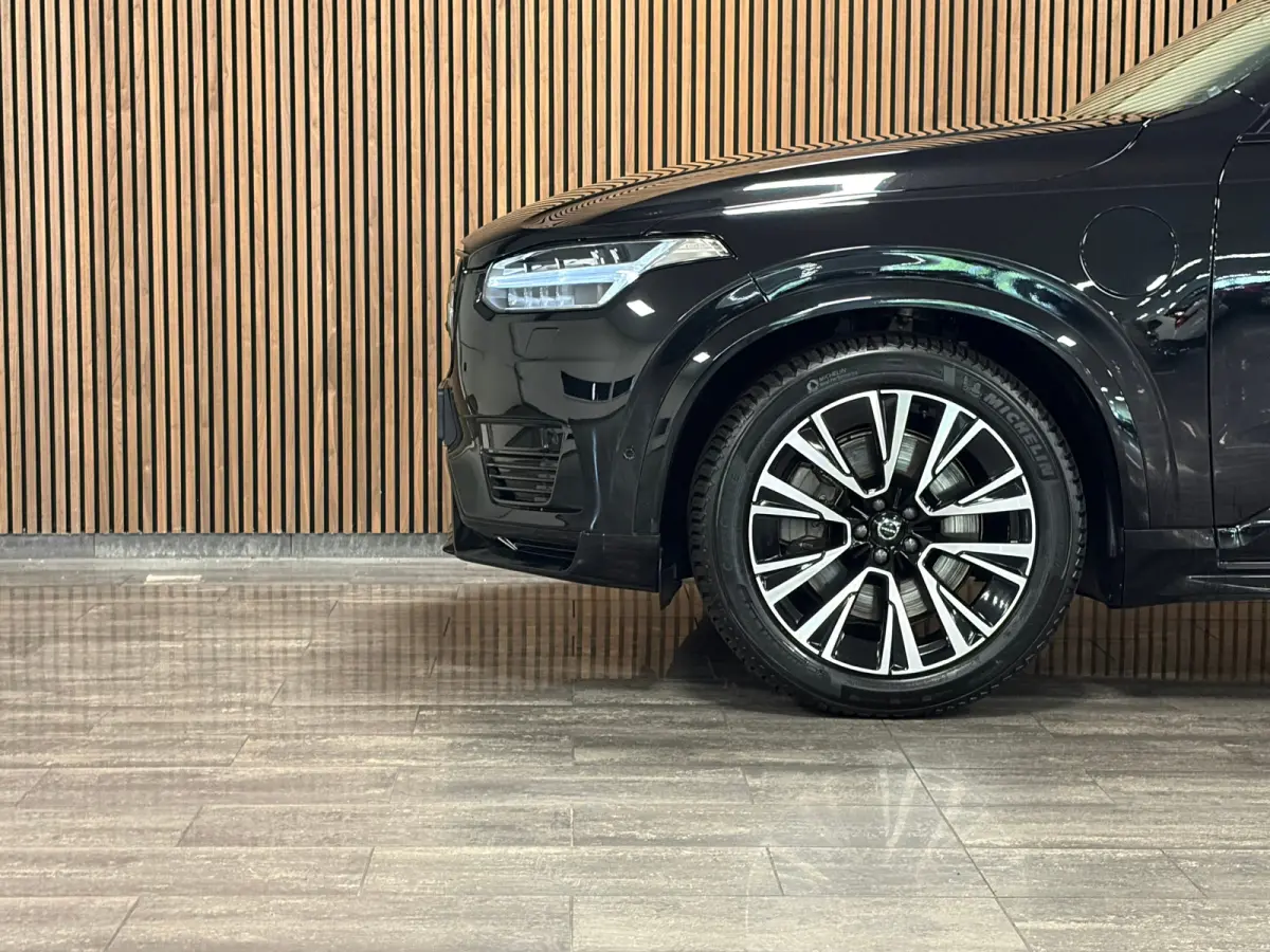 T8 AWD Recharge Ultra Dark | Luchtvering | Trekhaak | 360 Camera | Head-Up Display | Harman Kardon | 455pk | Adaptieve Cruise Control | Stoelverwarming voor+achter | Stuurwielverwarming | Sc