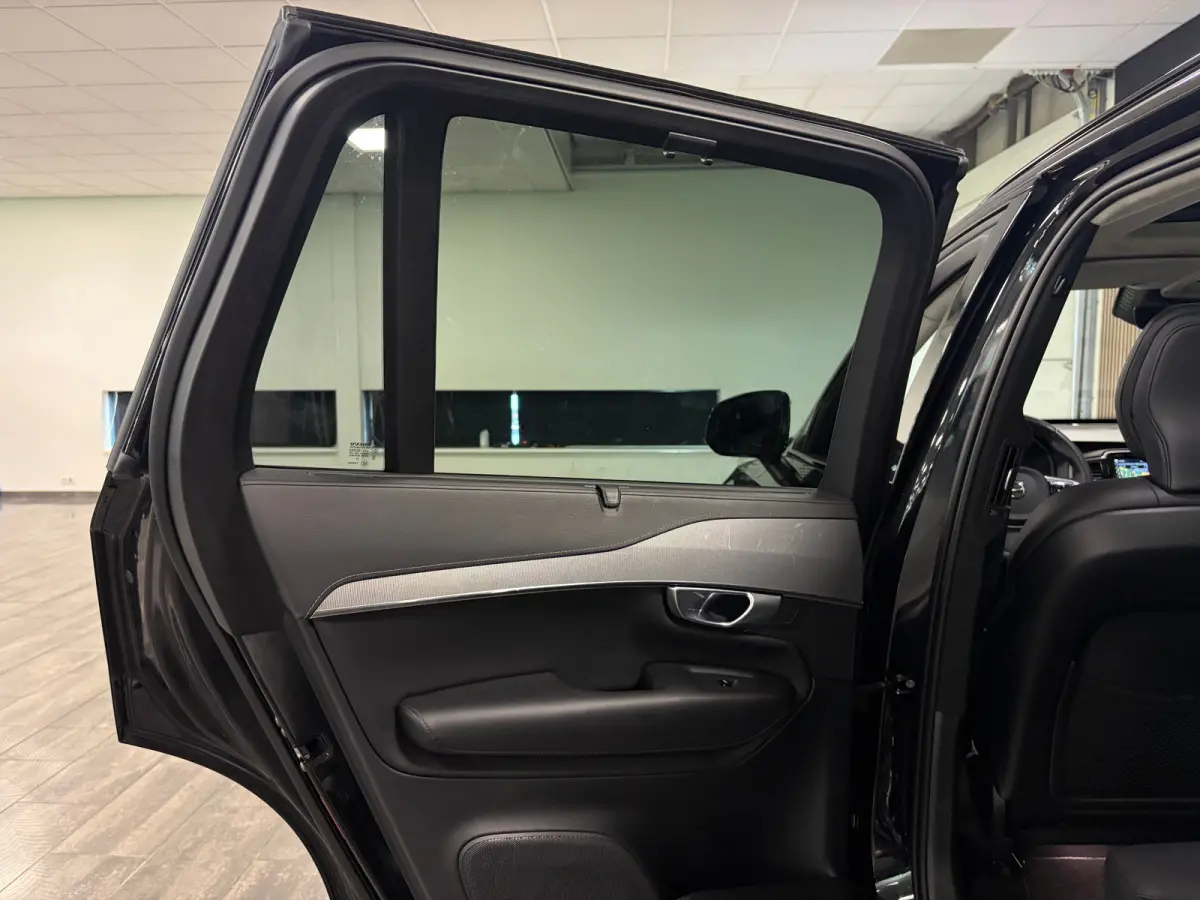 T8 AWD Recharge Ultra Dark | Luchtvering | Trekhaak | 360 Camera | Head-Up Display | Harman Kardon | 455pk | Adaptieve Cruise Control | Stoelverwarming voor+achter | Stuurwielverwarming | Sc
