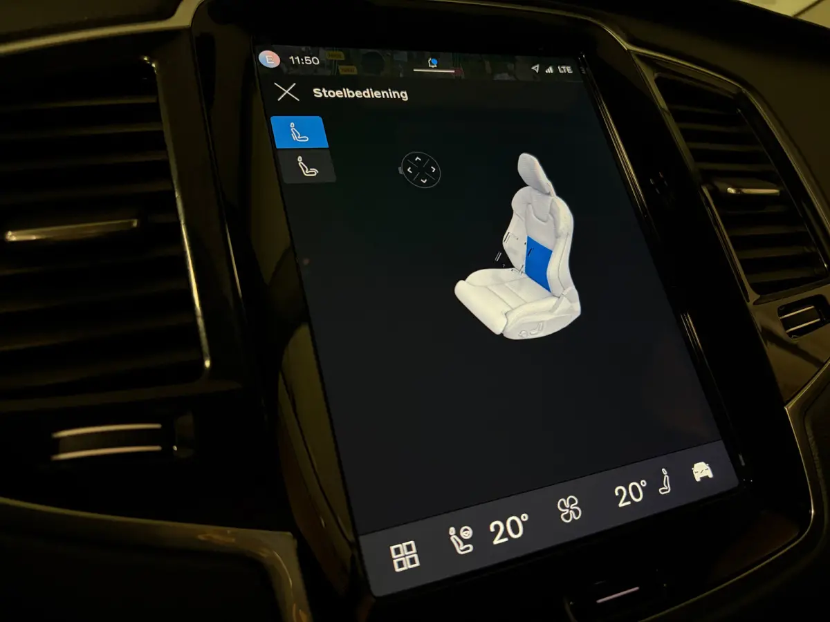 T8 AWD Recharge Ultra Dark | Luchtvering | Trekhaak | 360 Camera | Head-Up Display | Harman Kardon | 455pk | Adaptieve Cruise Control | Stoelverwarming voor+achter | Stuurwielverwarming | Sc