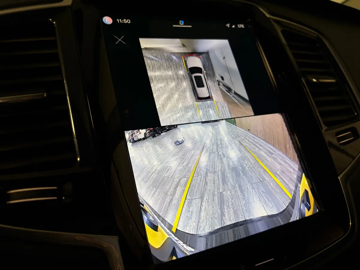 T8 AWD Recharge Ultra Dark | Luchtvering | Trekhaak | 360 Camera | Head-Up Display | Harman Kardon | 455pk | Adaptieve Cruise Control | Stoelverwarming voor+achter | Stuurwielverwarming | Sc