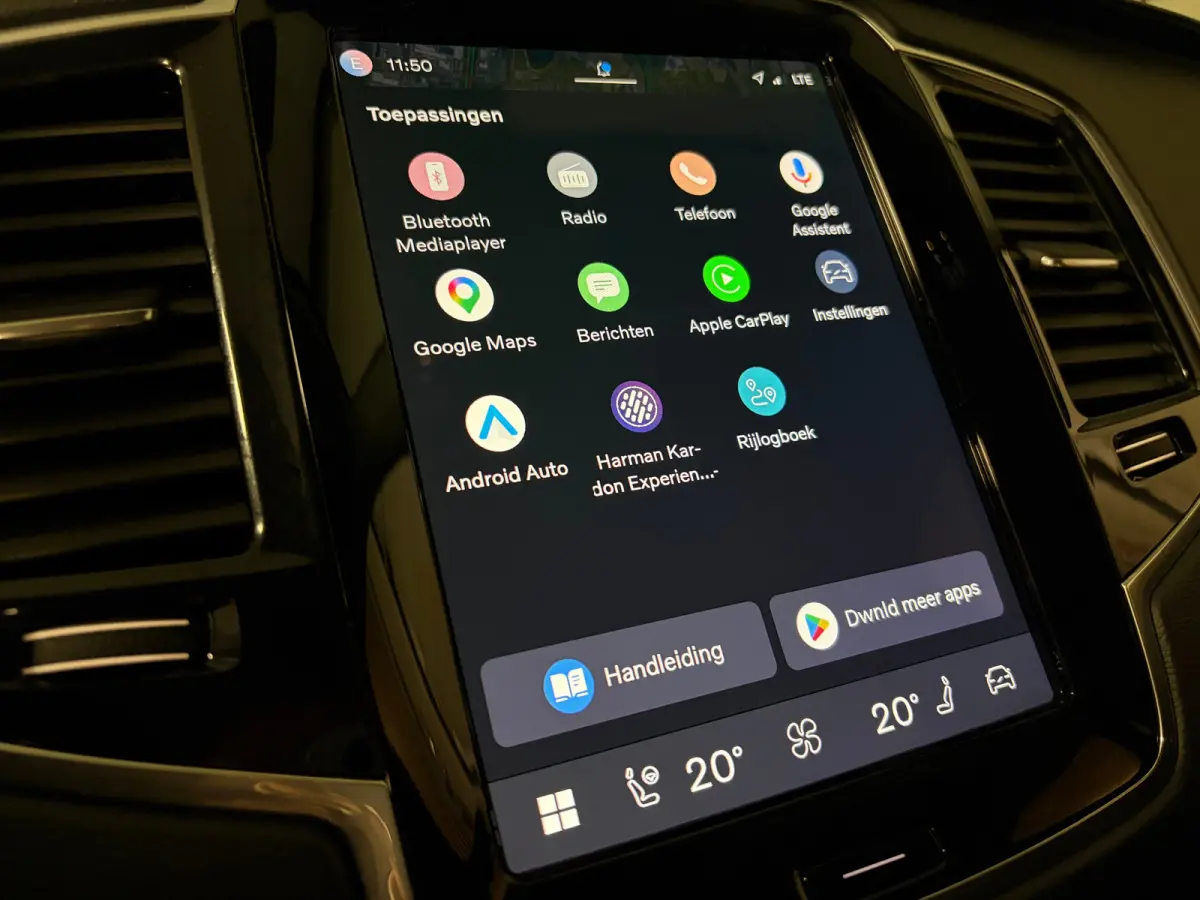 T8 AWD Recharge Ultra Dark | Luchtvering | Trekhaak | 360 Camera | Head-Up Display | Harman Kardon | 455pk | Adaptieve Cruise Control | Stoelverwarming voor+achter | Stuurwielverwarming | Sc