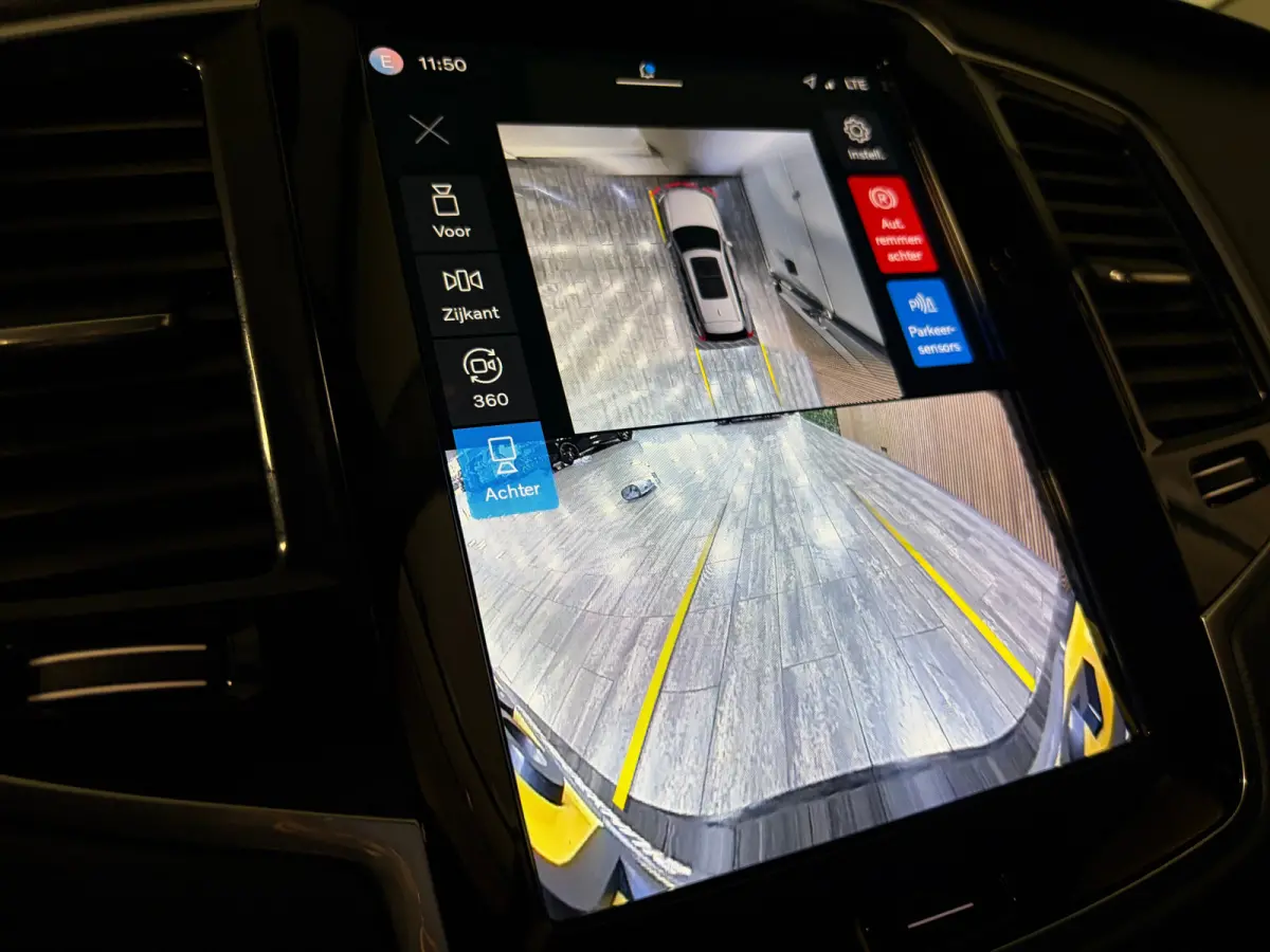 T8 AWD Recharge Ultra Dark | Luchtvering | Trekhaak | 360 Camera | Head-Up Display | Harman Kardon | 455pk | Adaptieve Cruise Control | Stoelverwarming voor+achter | Stuurwielverwarming | Sc