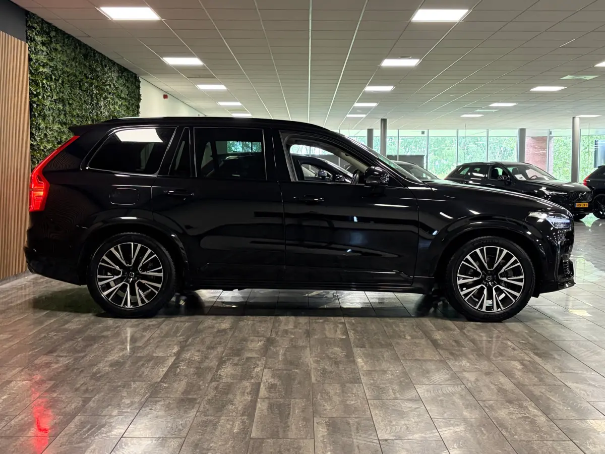 T8 AWD Recharge Ultra Dark | Luchtvering | Trekhaak | 360 Camera | Head-Up Display | Harman Kardon | 455pk | Adaptieve Cruise Control | Stoelverwarming voor+achter | Stuurwielverwarming | Sc