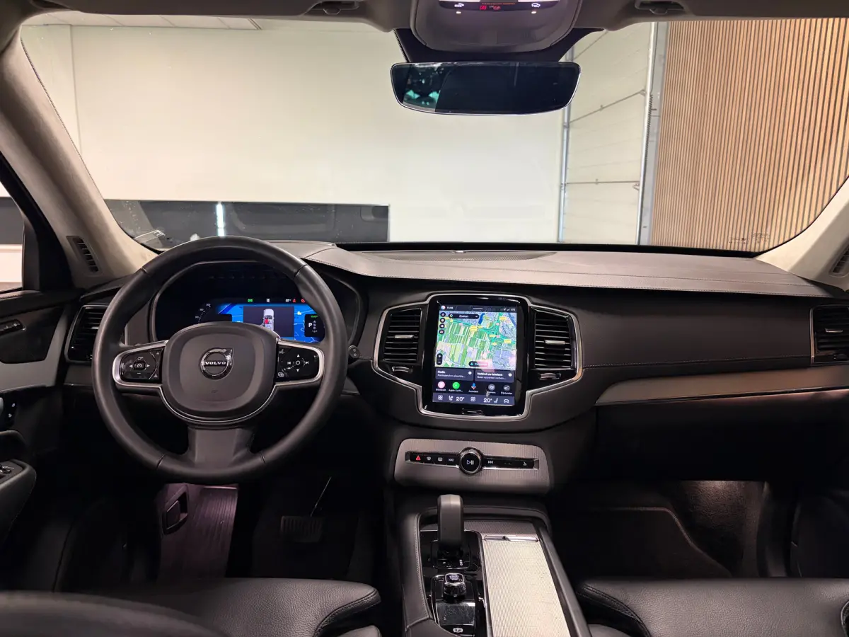 T8 AWD Recharge Ultra Dark | Luchtvering | Trekhaak | 360 Camera | Head-Up Display | Harman Kardon | 455pk | Adaptieve Cruise Control | Stoelverwarming voor+achter | Stuurwielverwarming | Sc