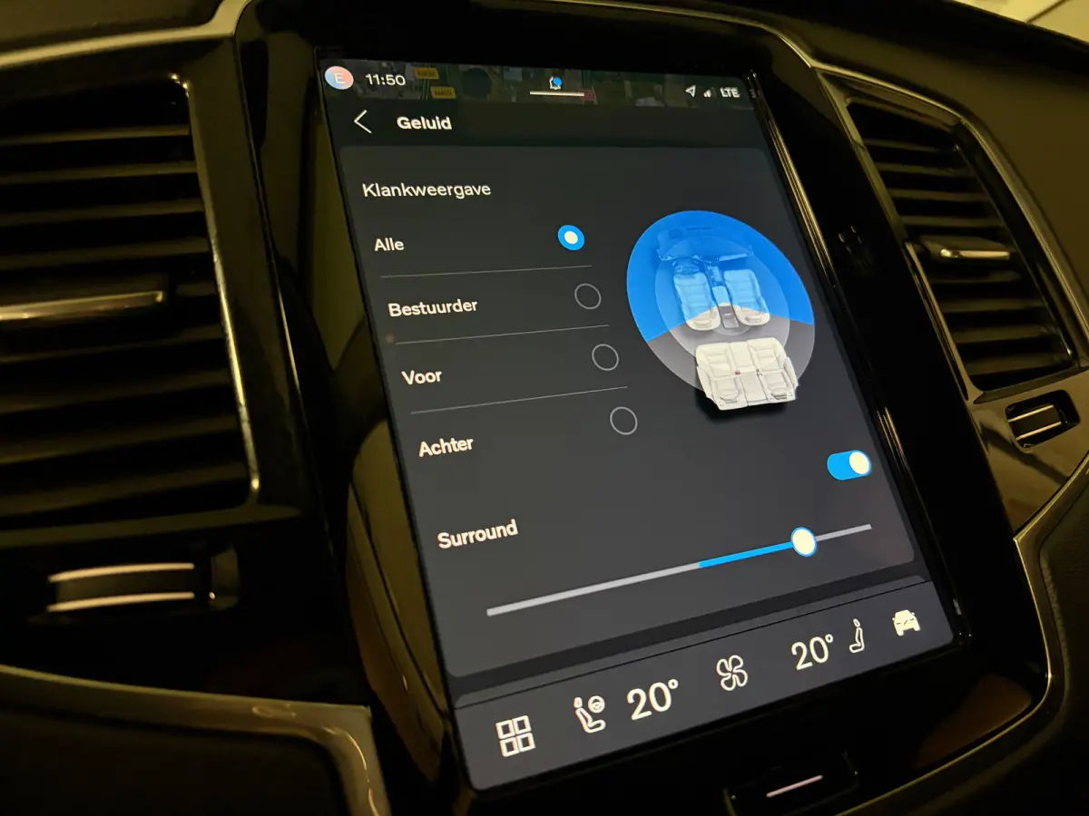 T8 AWD Recharge Ultra Dark | Luchtvering | Trekhaak | 360 Camera | Head-Up Display | Harman Kardon | 455pk | Adaptieve Cruise Control | Stoelverwarming voor+achter | Stuurwielverwarming | Sc