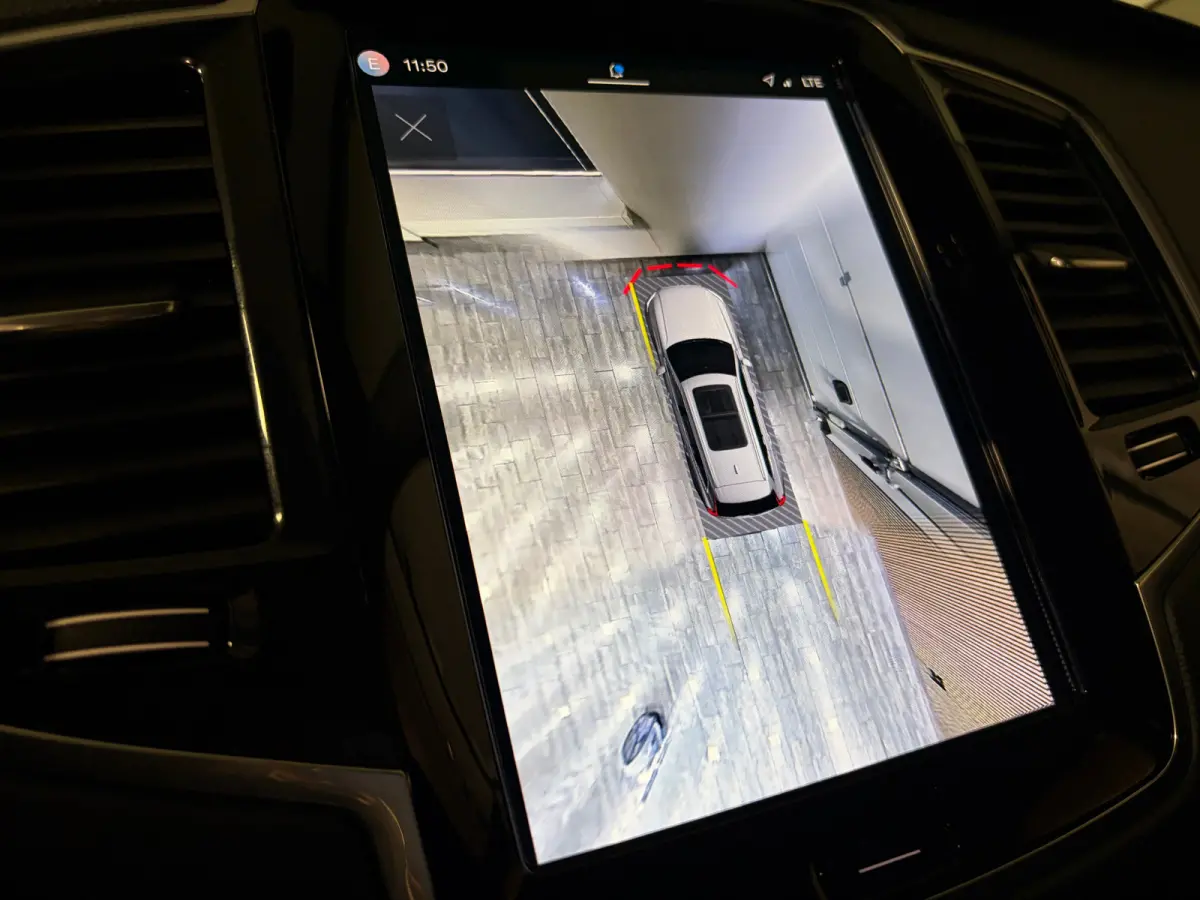 T8 AWD Recharge Ultra Dark | Luchtvering | Trekhaak | 360 Camera | Head-Up Display | Harman Kardon | 455pk | Adaptieve Cruise Control | Stoelverwarming voor+achter | Stuurwielverwarming | Sc