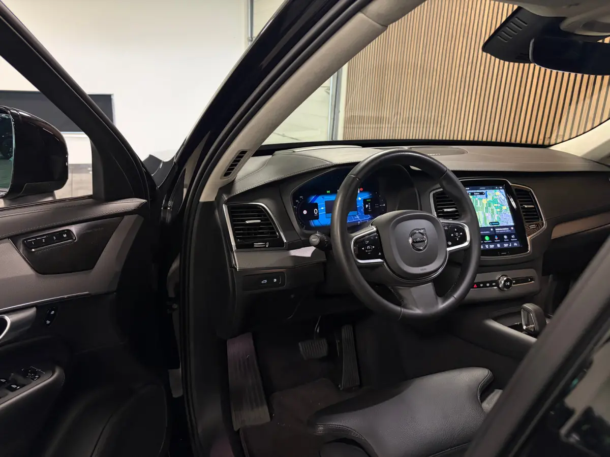 T8 AWD Recharge Ultra Dark | Luchtvering | Trekhaak | 360 Camera | Head-Up Display | Harman Kardon | 455pk | Adaptieve Cruise Control | Stoelverwarming voor+achter | Stuurwielverwarming | Sc