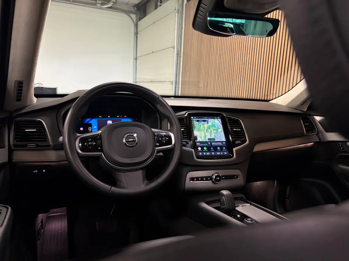 T8 AWD Recharge Ultra Dark | Luchtvering | Trekhaak | 360 Camera | Head-Up Display | Harman Kardon | 455pk | Adaptieve Cruise Control | Stoelverwarming voor+achter | Stuurwielverwarming | Sc