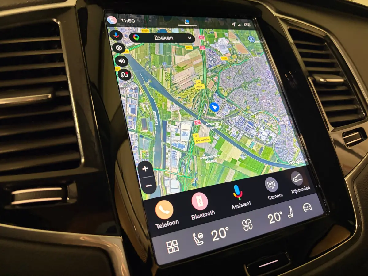 T8 AWD Recharge Ultra Dark | Luchtvering | Trekhaak | 360 Camera | Head-Up Display | Harman Kardon | 455pk | Adaptieve Cruise Control | Stoelverwarming voor+achter | Stuurwielverwarming | Sc