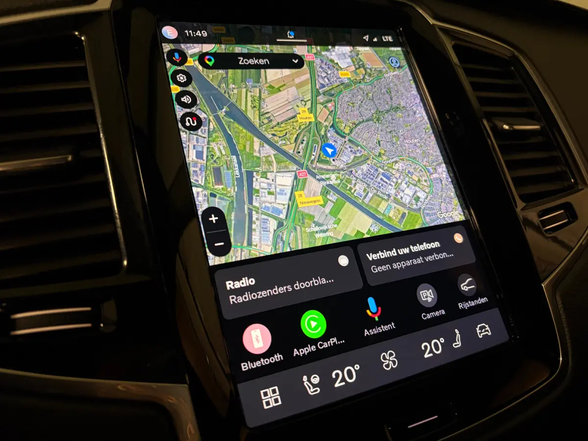T8 AWD Recharge Ultra Dark | Luchtvering | Trekhaak | 360 Camera | Head-Up Display | Harman Kardon | 455pk | Adaptieve Cruise Control | Stoelverwarming voor+achter | Stuurwielverwarming | Sc
