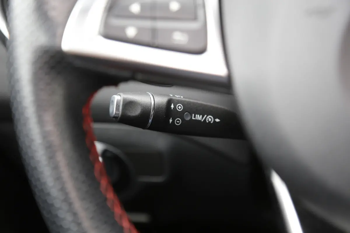 200 d AMG Aut.*Perfect Onderh.*Euro 6*Pano/Night/Sfeer/LED/Camera/Stoelverw./Half Leder/Climate-Control/Cruise-Control/Parkeersens.V+A/18 inch LM*